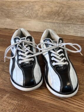 Vintage Brunswick Bridget Bowling Shoes Black & White Lace-Up Retro Size 8